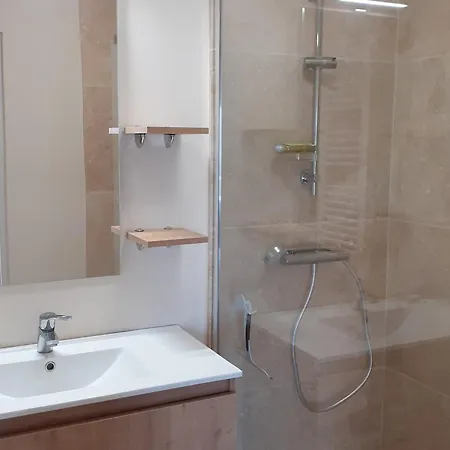 2 Pieces Climatise Avec Garage A Apartment Sainte-Maxime