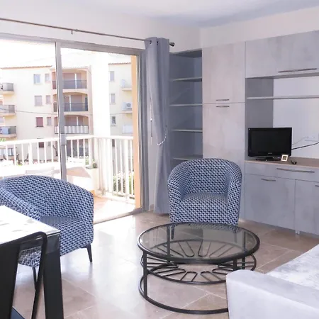 Apartment 2 Pieces Climatise Avec Garage A Sainte-Maxime