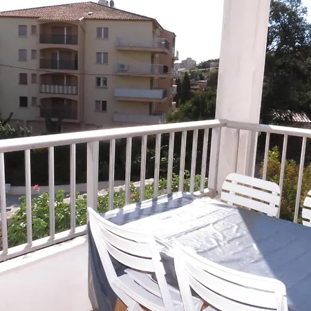 Apartment 2 Pieces Climatise Avec Garage A Sainte-Maxime